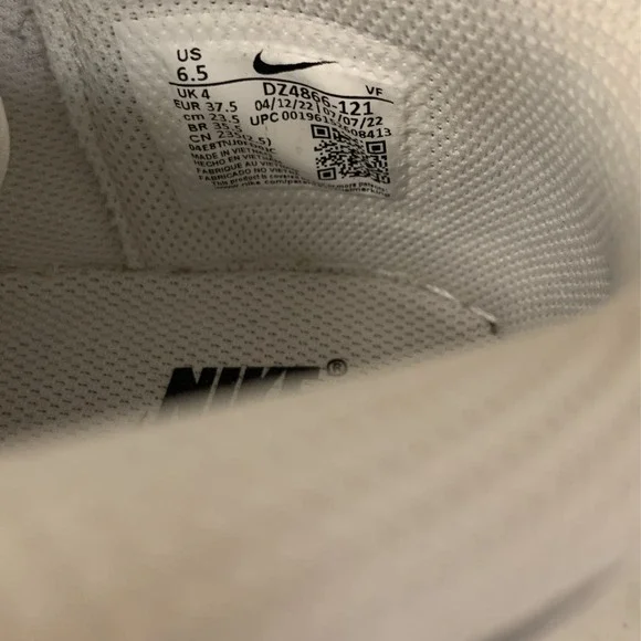 Nike Women's SIZE 6.5 Air Force 1 '07 Mid Sneakers, Summit White - Picture 9 of 10